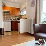 Stylish Studio W Balcony In 16Th - Eiffel Tower